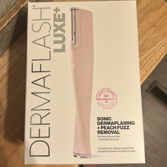 DERMAFLASH LUXE+ LIKE NEW!! - Picture 3 of 8